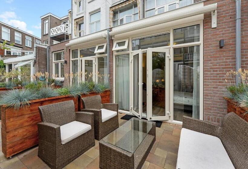 Семейный Номер, Bor Scheveningen