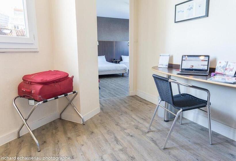 Четырехместный Номер Классик, Hôtel De La Vendée