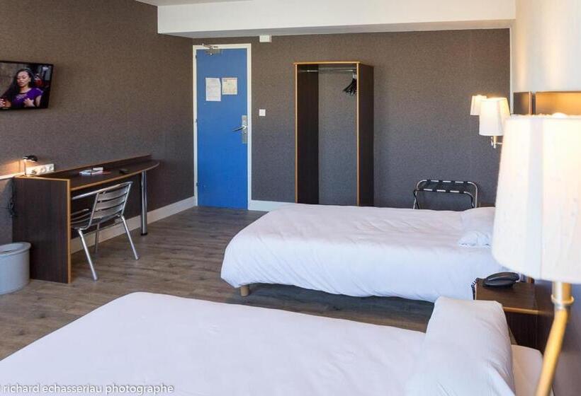 Четырехместный номер Премиум, Hôtel De La Vendée