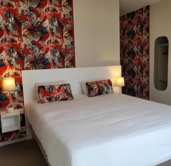 اتاق راحتی با چشم‌انداز دریا, Hôtel Port Haliguen