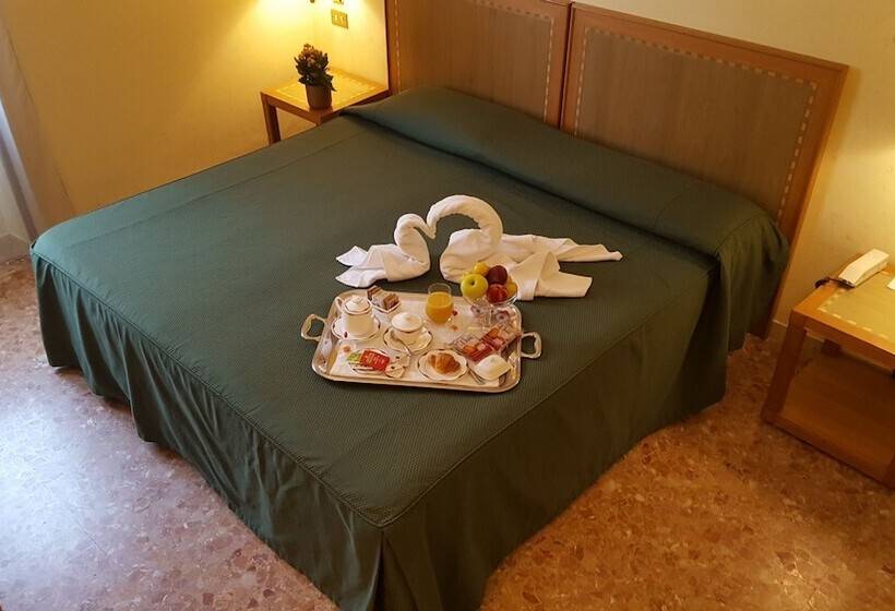 اتاق استاندارد, Nuovo Albergo