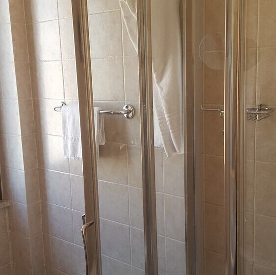 اتاق استاندارد سه نفره, Nuovo Albergo