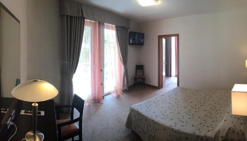اتاق خانوادگی, Villa Rosa