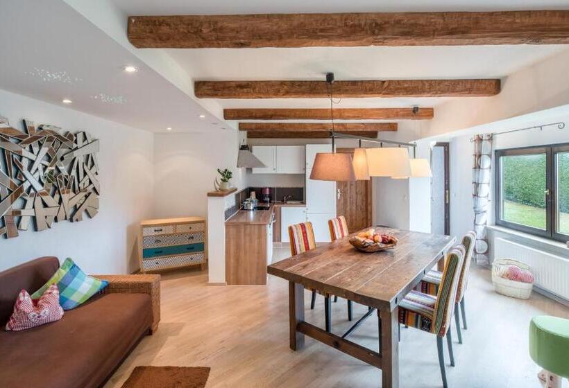 سوئیت جونیور با چشم‌انداز کوهستان, Zur Schönen Aussicht Hotel Garni
