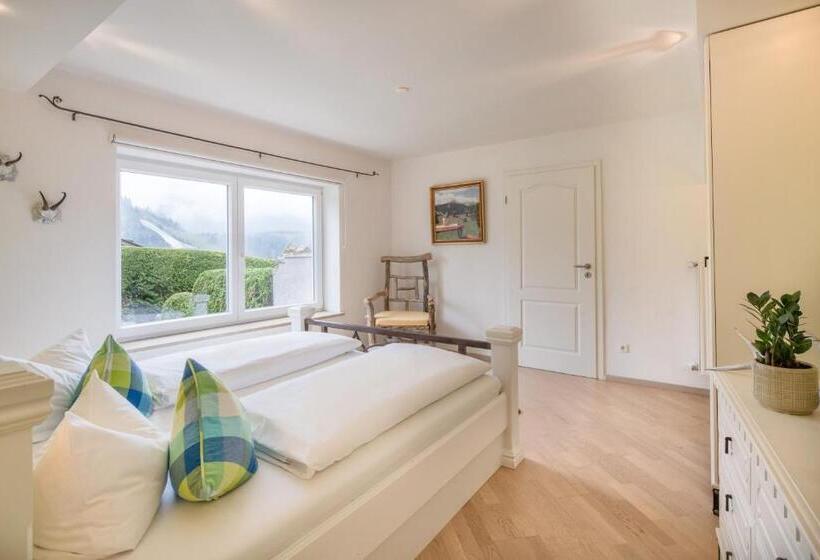 سوئیت جونیور با چشم‌انداز کوهستان, Zur Schönen Aussicht Hotel Garni