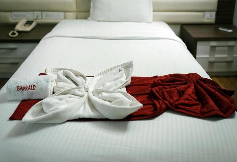 Номер Deluxe, Emarald Hotel Calicut
