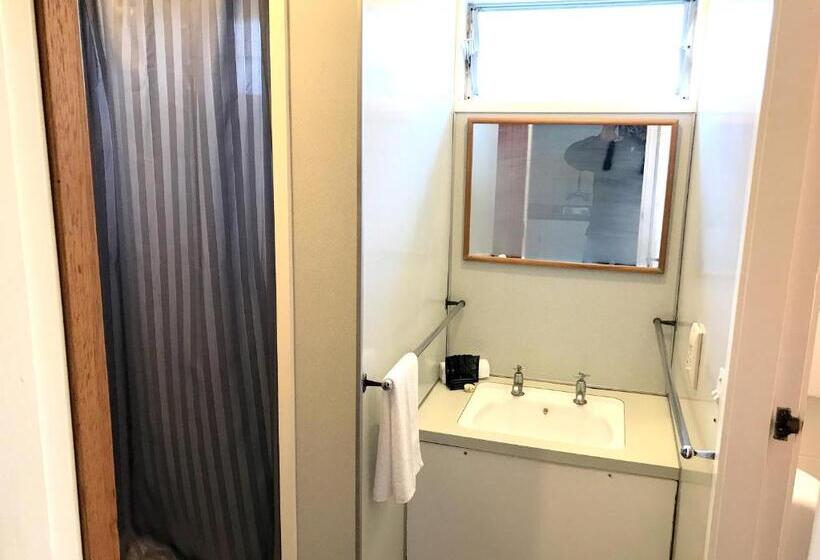 Семейный Номер, Greenview Motel