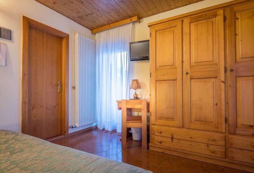 스탠다드 룸, Albergo Dimaro Wellness