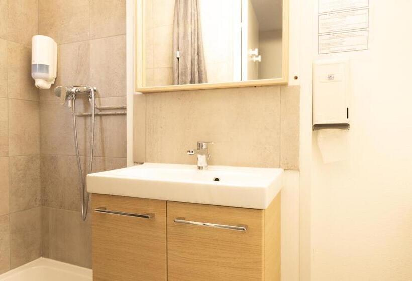 Номер Стандарт Трехместный, B&b Hotel Sète Centre Gare