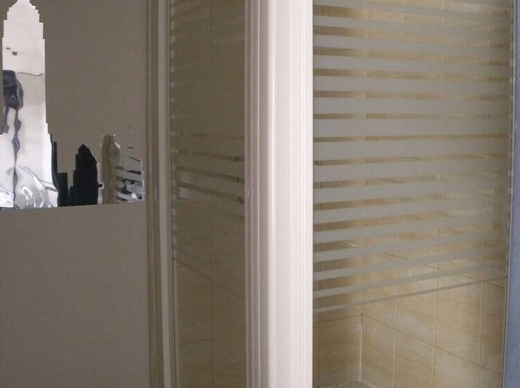 四人标准间, Le Clos Robinson
