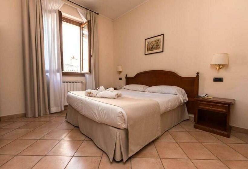 Cameră Familiară, Le Mura