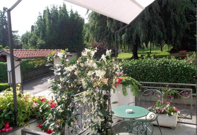 Quarto Estandar com Sacada, Miralago B&b And Apartments