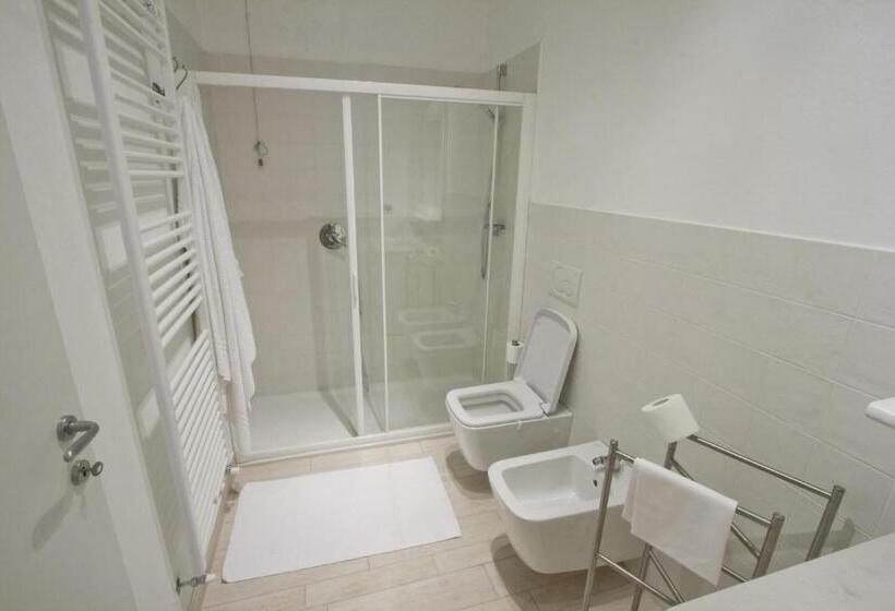 Apartamento 2 Dormitórios, Miralago B&b And Apartments