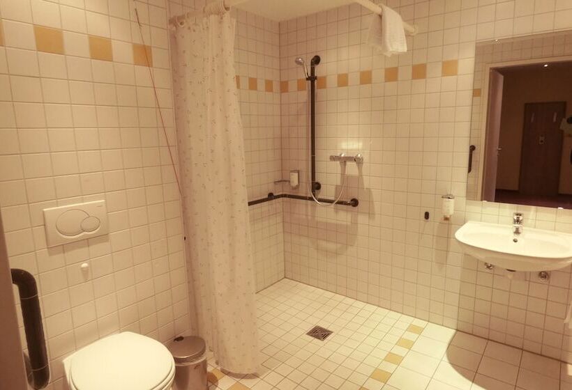 Семейный Номер, Nashira Kurpark Hotel  100 Prozent Barrierefrei