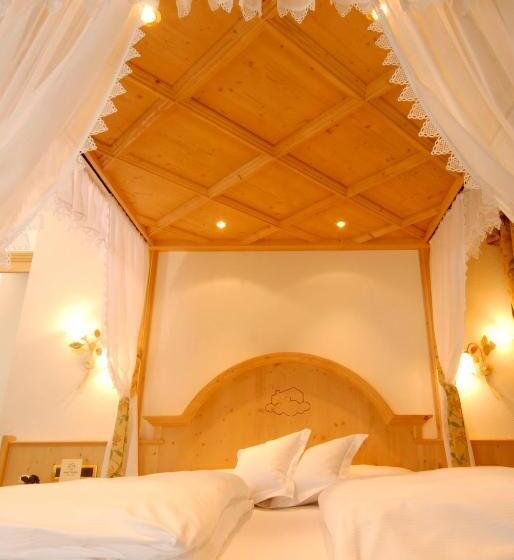 Полулюкс, Paradise Lodge