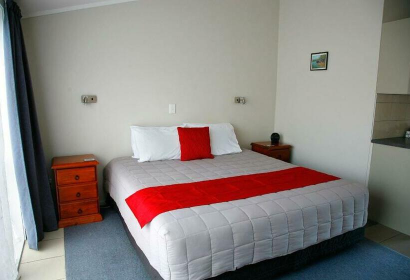 Студия Стандарт, Touchwood Motor Lodge