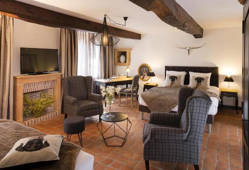 Полулюкс, Contact Hôtels Le Savigny & Spa