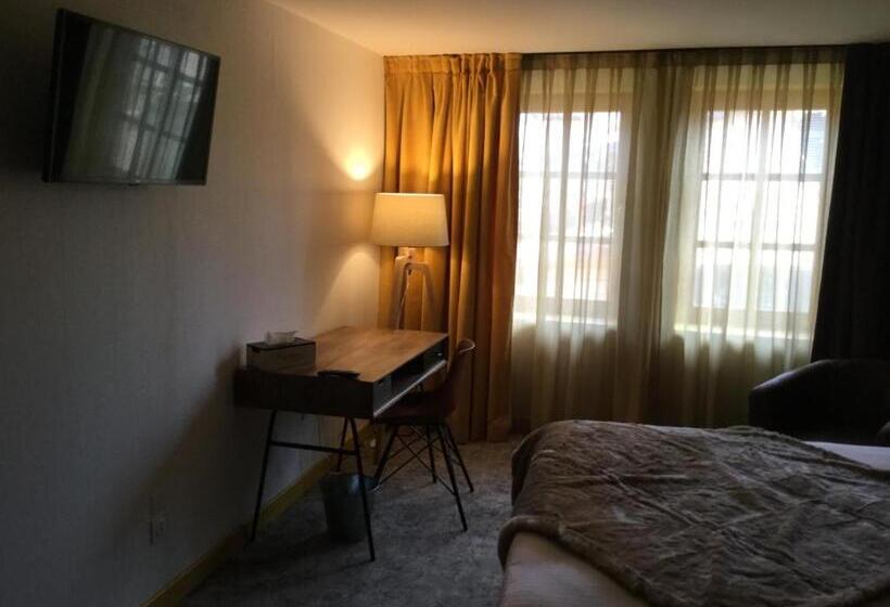 Трехместный Номер Superior, Contact Hôtels Le Savigny & Spa