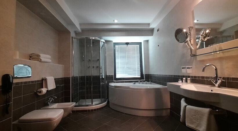 سوییت با چشم‌انداز دریا, Monte Casa Spa & Wellness