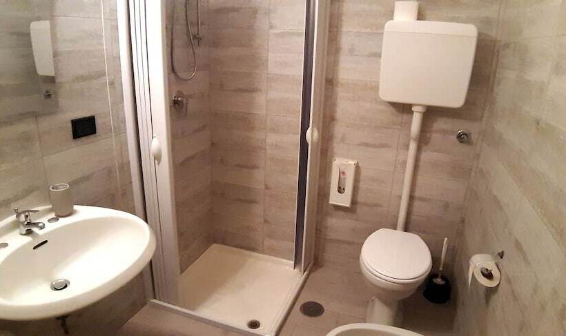 اتاق استاندارد چهار تخته, Provenza