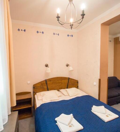 Quarto Estandar, Renegade