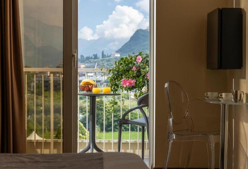 Номер Superior с Террасой, Savoy Palace   Tonellihotels