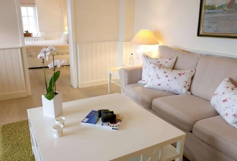 Suite mit Meerblick, Strandhotel Glücksburg