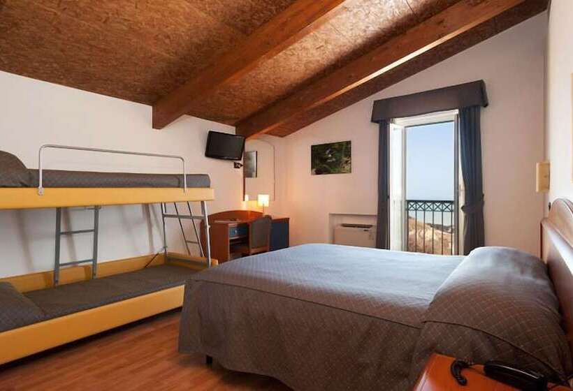اتاق استاندارد چهار تخته, Vistamare Village