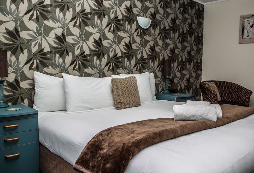 Студио Executive, Woodlands Motel
