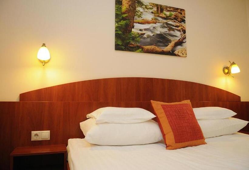 Apartamento 2 Dormitórios, Apartman Bella