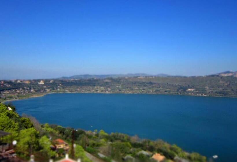 湖景典雅间, Castel Gandolfo