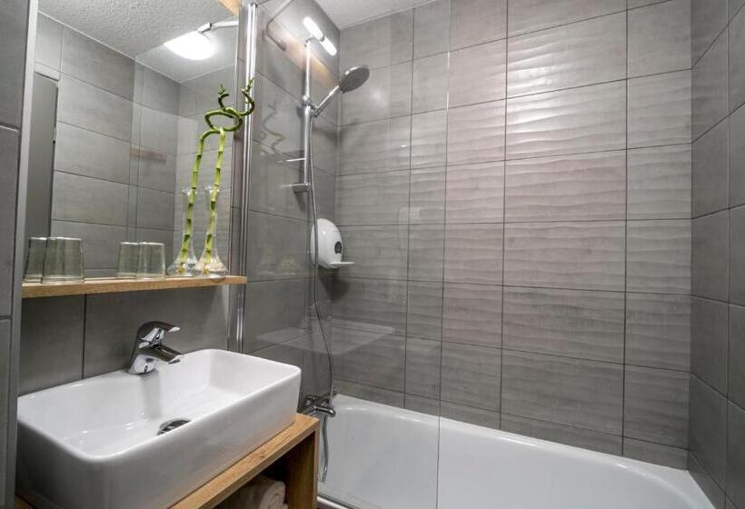 Люкс Superior, Ostal Pau Universite   Sure Hotel Collection By Best Western
