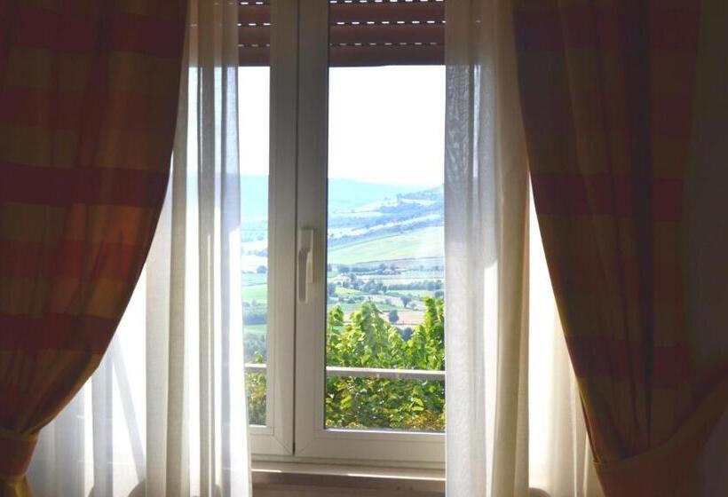 스탠다드 트리플 룸, Albergo Umbria