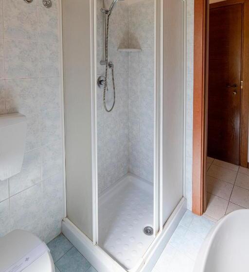 اتاق استاندارد چهار تخته, Villa Rosy