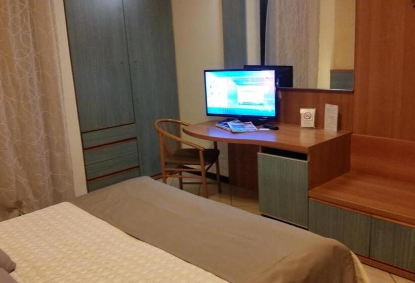 اتاق استاندارد سه نفره, Albergo Al Cacciatore