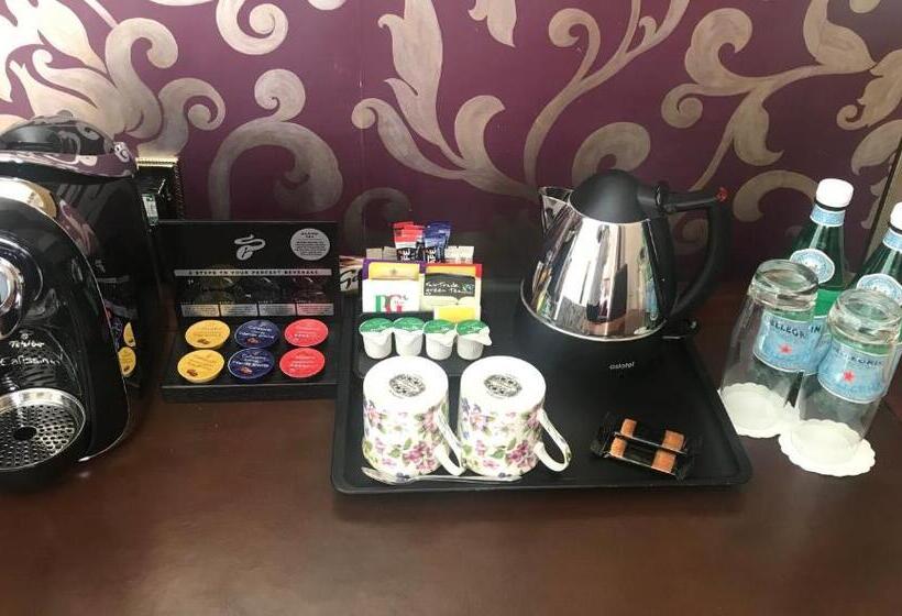 Номер Executive, Clarence Court
