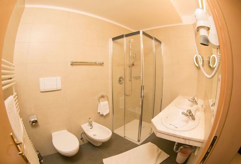 Номер Superior с Балконом, Goldenes Roessl Adults Only