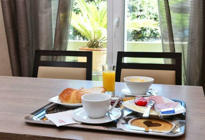 Номер Стандарт, Hôtel La Croix Blanche