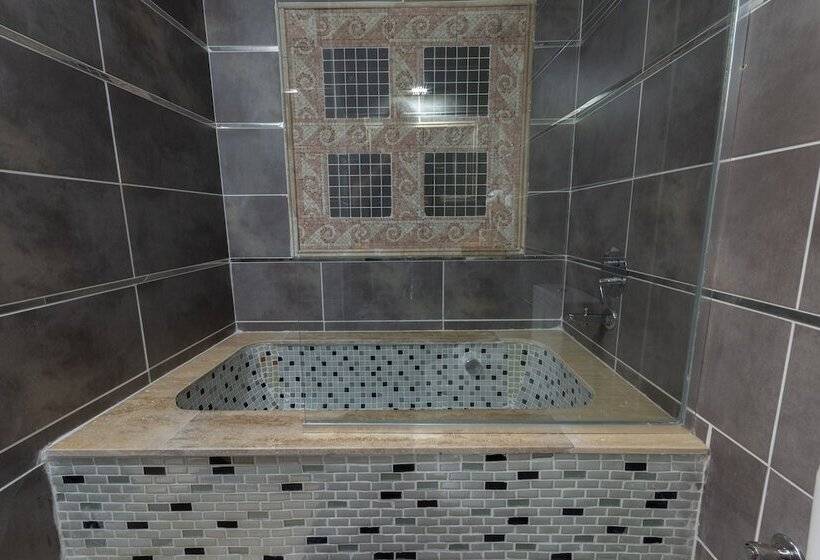 Номер Deluxe, Rebetika Hotel & Bistro