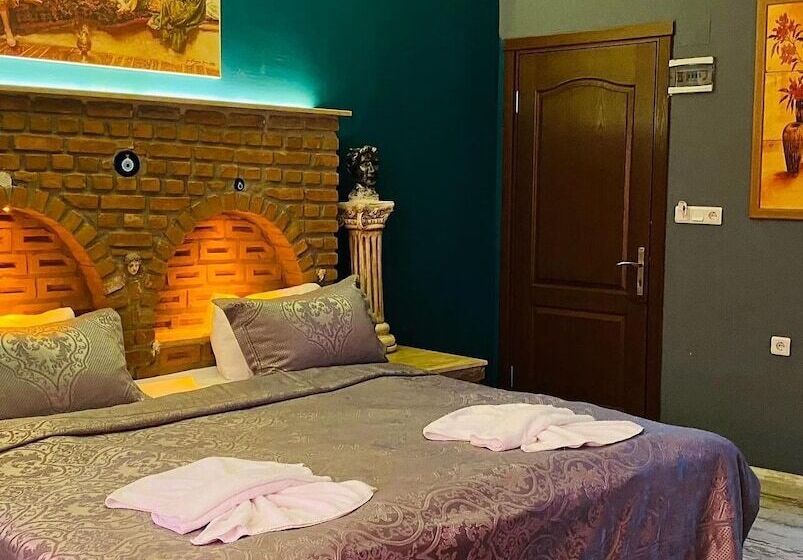 Номер Deluxe, Rebetika Hotel & Bistro