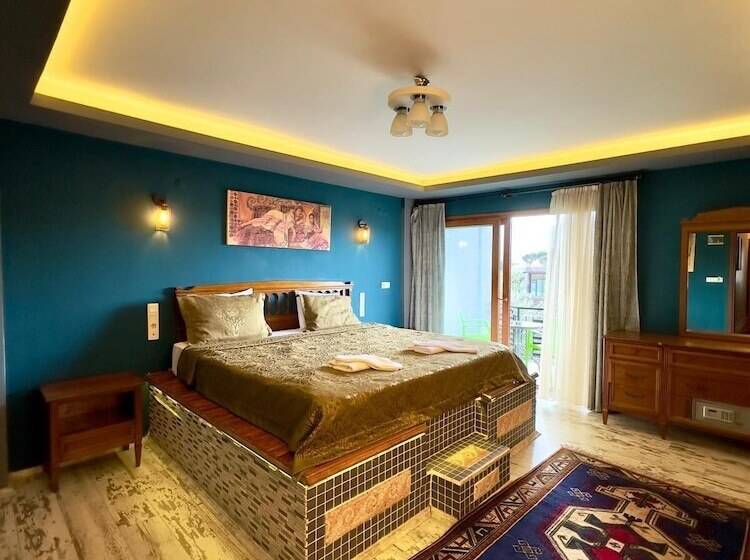 Номер Deluxe, Rebetika Hotel & Bistro