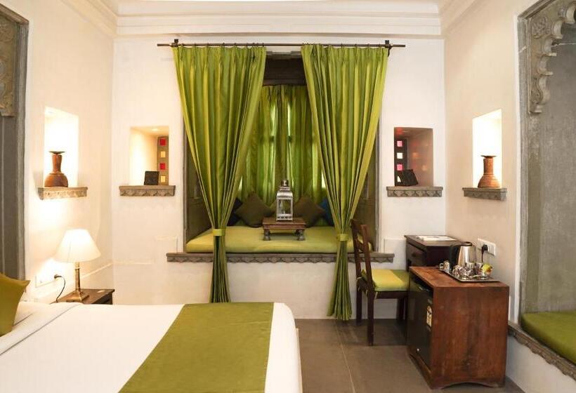 Quarto Deluxe, Madri Haveli
