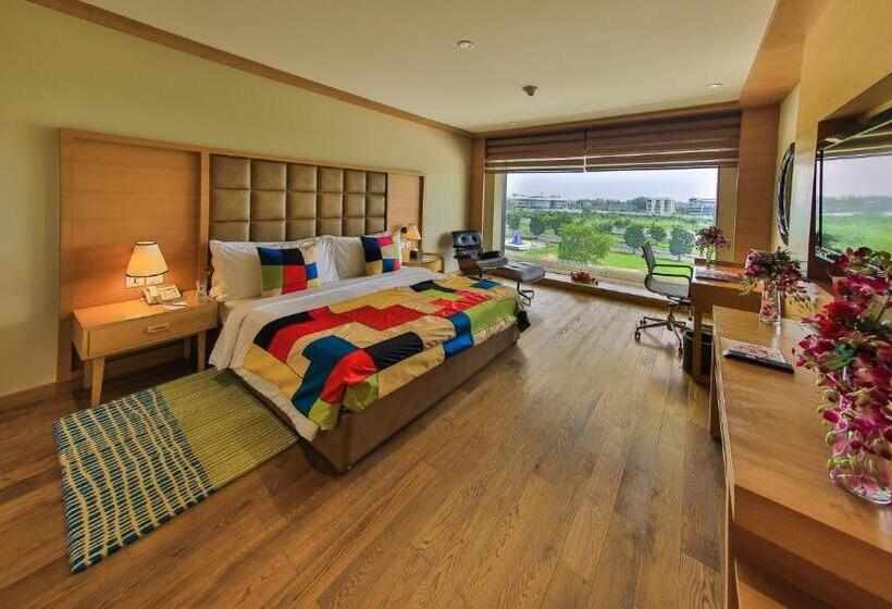Номер Deluxe Кровать Кинг, The Lalit Chandigarh