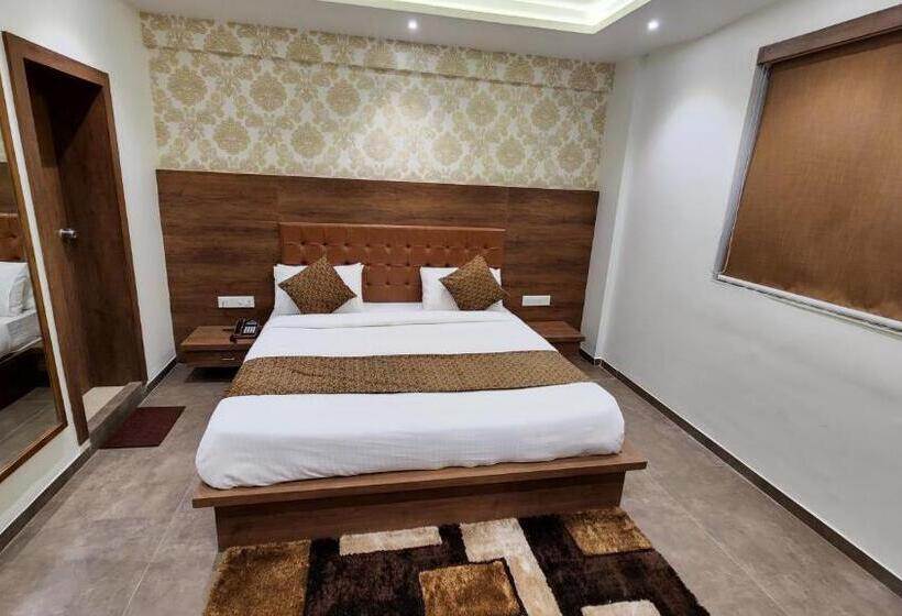 اتاق سوپریور, Nova Pride