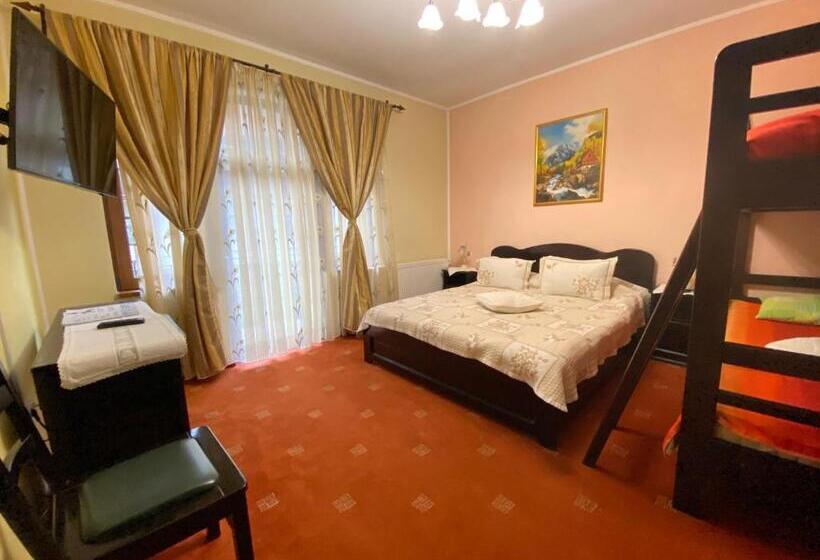 اتاق خانوادگی, Pensiunea Crocus   Sauna & Billiard