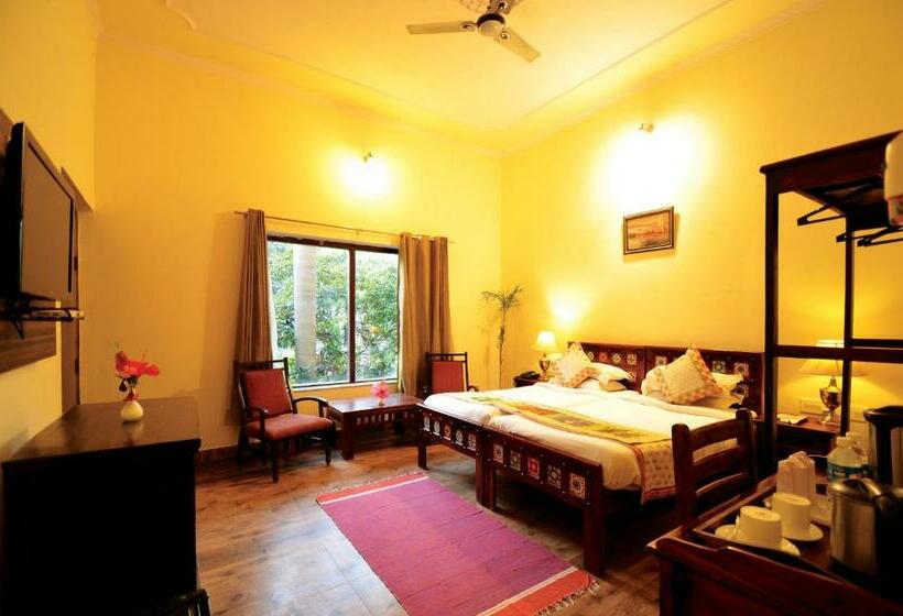 غرفة ديلوكس مزودة بشرفة, Raj Palace Resort