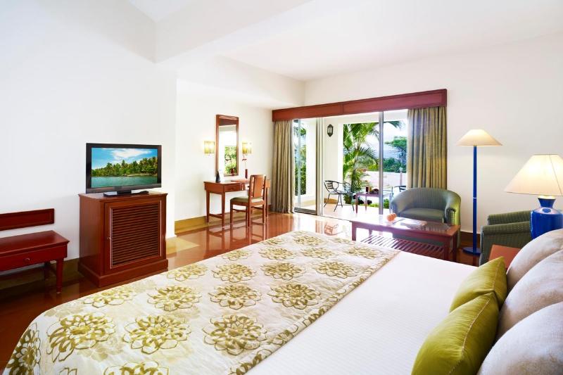 带泳池观景的豪华房, Gateway Chikmagalur