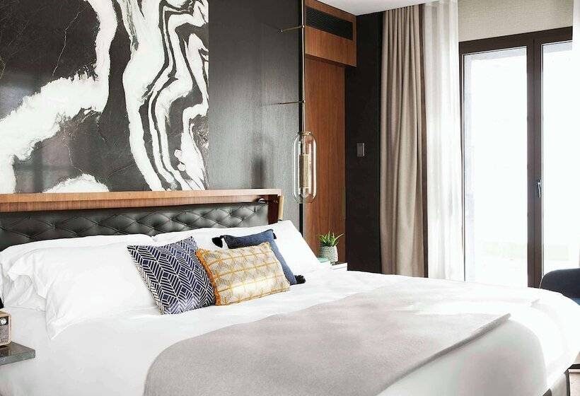 مجموعه ویستا شهر, Thompson Madrid, By Hyatt
