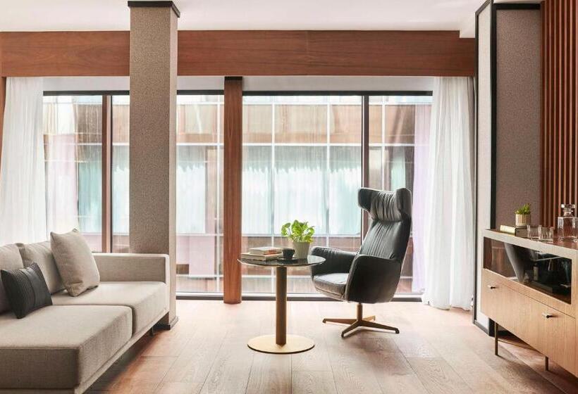 اتاق لوکس با تخت بزرگ, Thompson Madrid, By Hyatt
