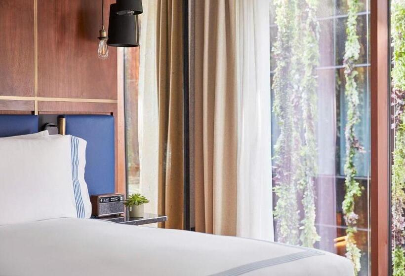 اتاق لوکس با تخت بزرگ, Thompson Madrid, By Hyatt